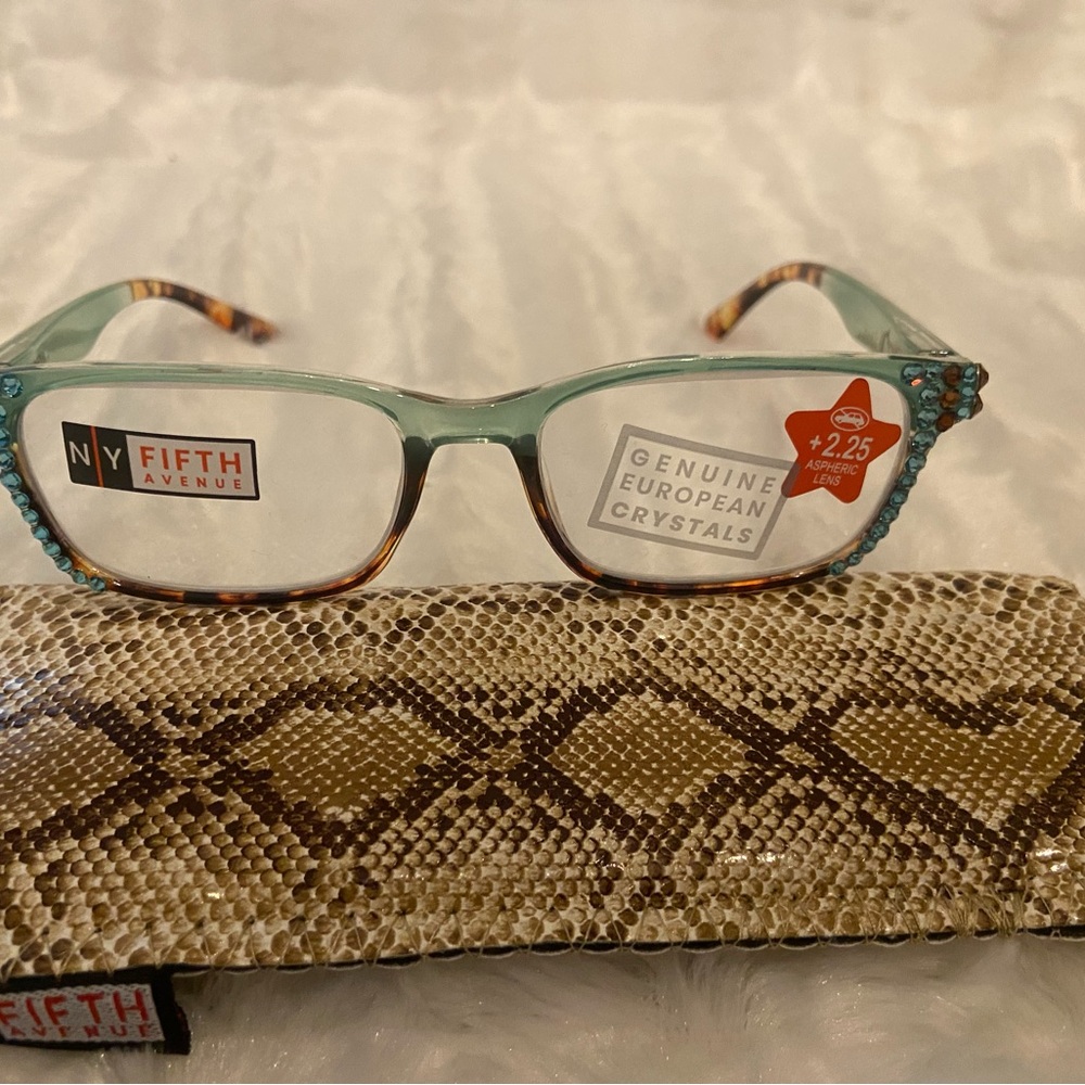 Elegant Blue and Brown glasses for Versatile Style